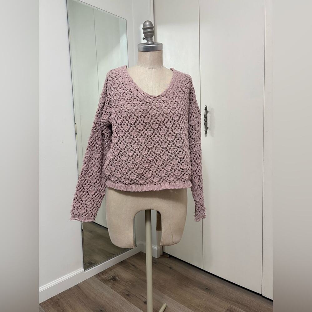 Nicole Miller Artelier V-Neck Rose Pink Long Sleeve Women's Sweater Medium